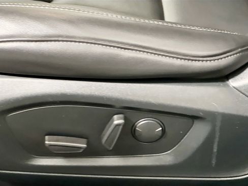 Used 2022 Ford Explorer XLT w/ Equipment Group 202A image 15