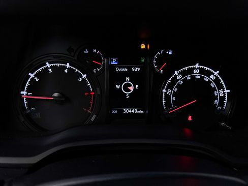 Used 2020 Toyota 4Runner SR5 AWD/4WD image 31