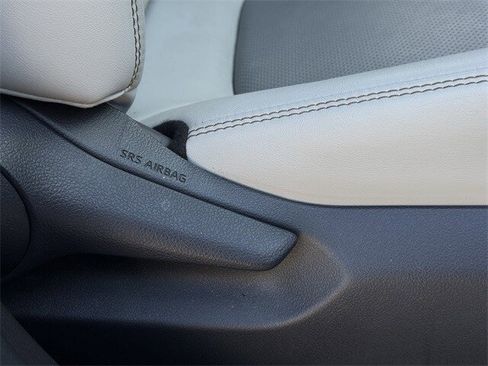 Used 2020 Toyota RAV4 Limited image 31