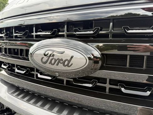 Used 2024 Ford F450 Platinum w/ FX4 Off-Road Package AWD/4WD image 15