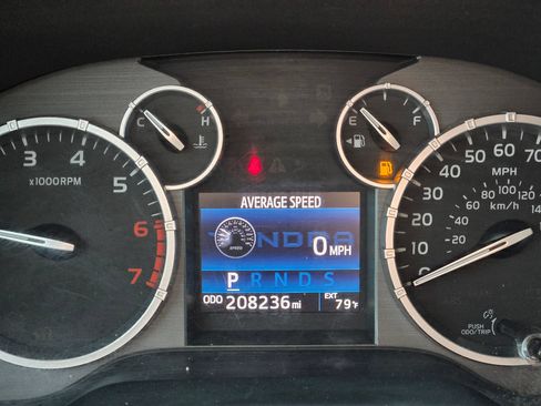 Used 2016 Toyota Tundra SR5 w/ SR5 Upgrade Package RWD image 29