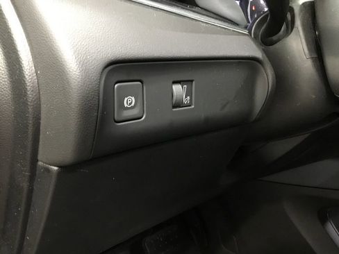 Used 2023 Buick Enclave Essence w/ Experience Buick Package image 9