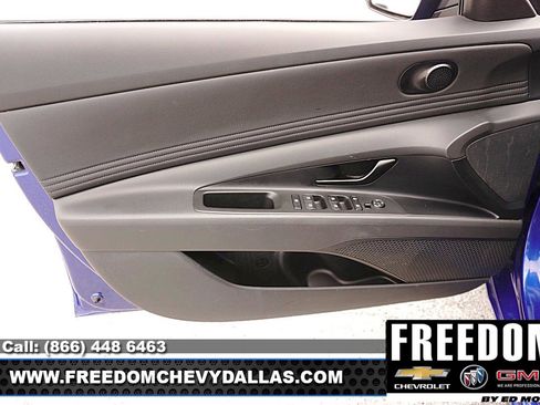 Used 2025 Hyundai Elantra Sport FWD image 32