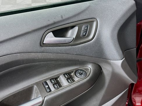 Used 2018 Ford Escape SE w/ SE Sync 3 Package image 15