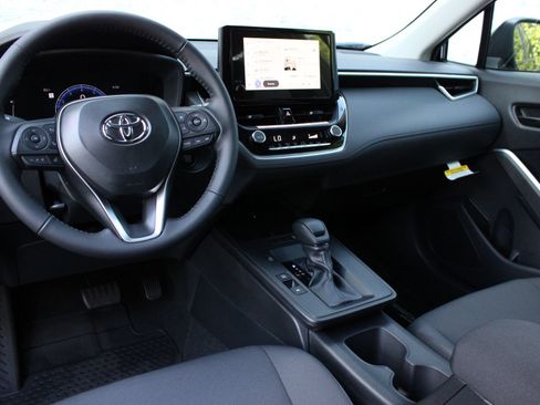 New 2026 Toyota Corolla Cross LE AWD/4WD image 24