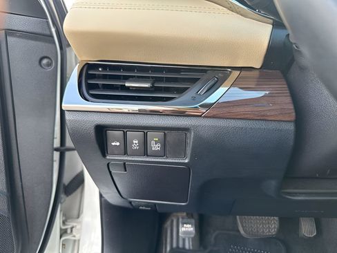 Used 2015 Toyota Avalon XLE Touring image 28