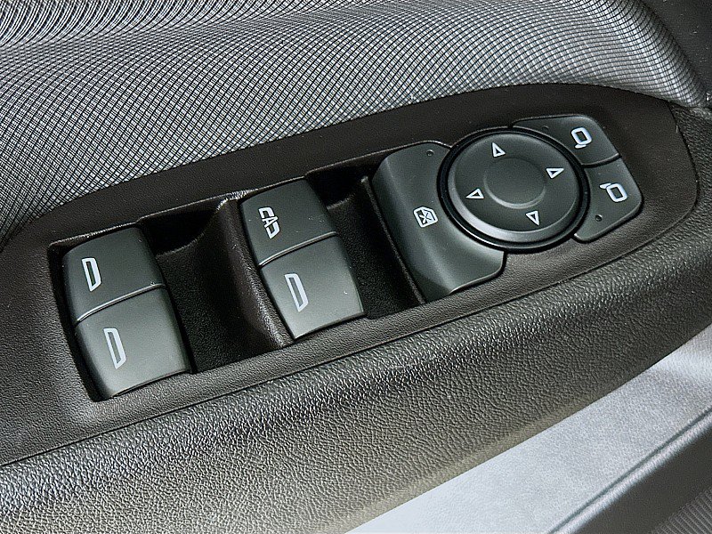 Used 2022 Chevrolet Equinox RS FWD image 19