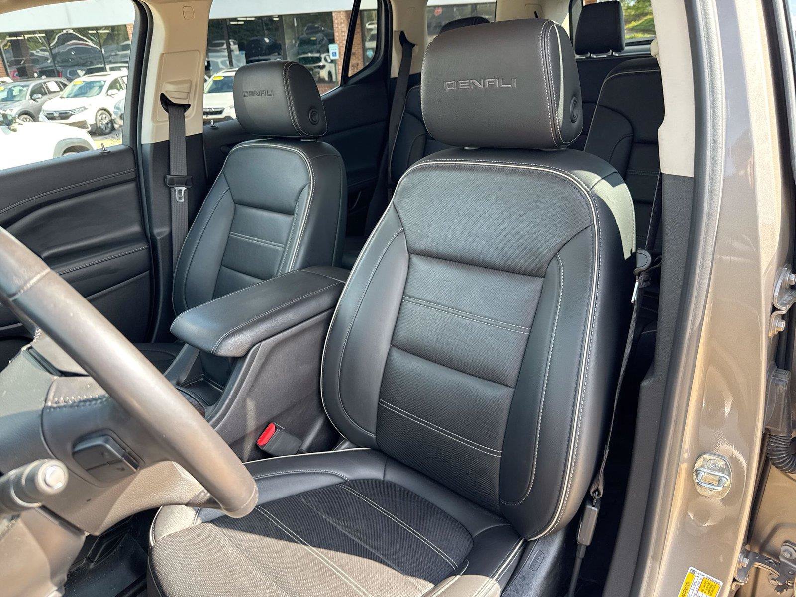 Used 2022 GMC Acadia Denali FWD image 3