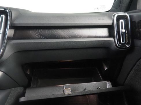 Used 2022 Volvo C40 P8 Recharge Ultimate image 41