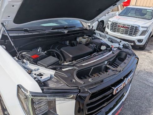 Used 2021 GMC Yukon AT4 w/ AT4 Premium Plus Package AWD/4WD image 40