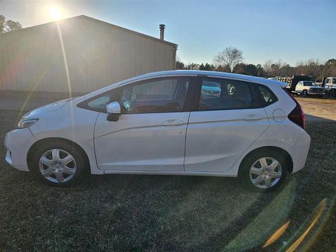 Used 2017 Honda Fit LX image 4