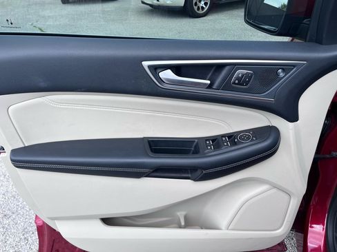 Used 2020 Ford Edge Titanium w/ Equipment Group 301A FWD image 22