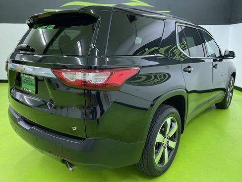 Used 2021 Chevrolet Traverse LT w/ LT Premium Package image 10