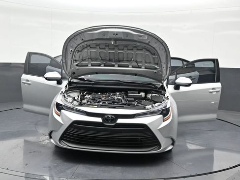 Used 2025 Toyota Corolla LE w/ Convenience Package image 36