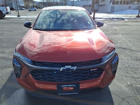 Used 2024 Chevrolet Trax RS w/ Sunroof Package image 8