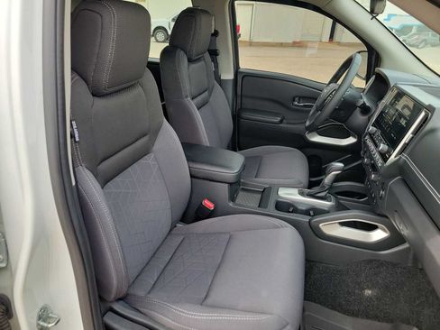 Used 2025 Nissan Frontier SV w/ SV Convenience Package AWD/4WD image 18