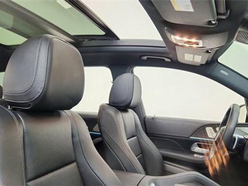 Used 2025 Mercedes-Benz GLS 450 4MATIC image 22