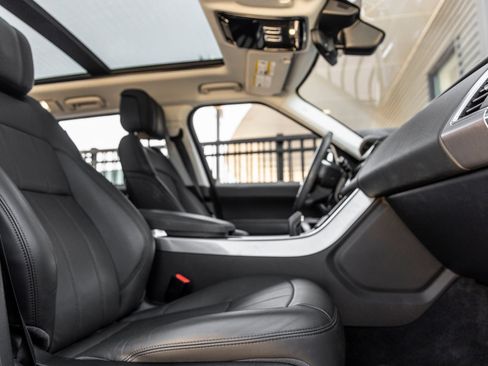 Used 2019 Land Rover Range Rover Sport HSE AWD/4WD image 40