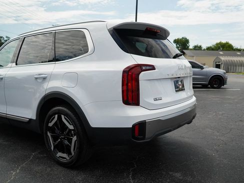 Used 2025 Kia Telluride S FWD image 22