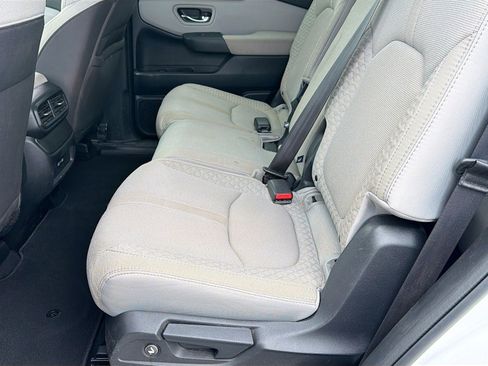 Used 2023 Honda Pilot LX image 22
