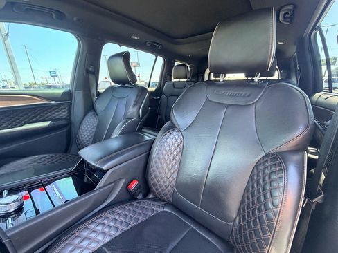 Used 2024 Jeep Grand Cherokee L Summit w/ High Altitude Package AWD/4WD image 22