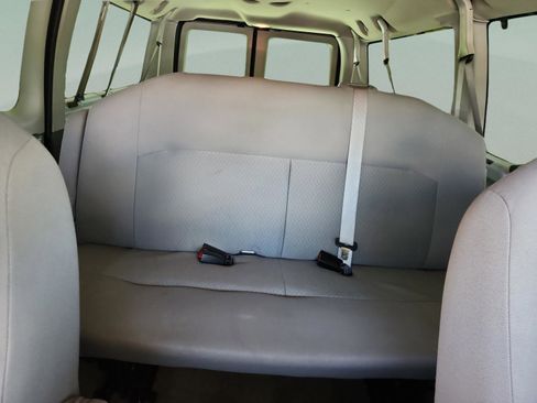 Used 2013 Ford E-350 and Econoline 350 XLT image 18