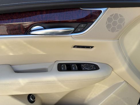 Used 2019 Cadillac XT5 Luxury image 13