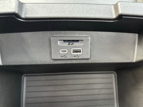 Used 2021 Chevrolet Tahoe Z71 image 34