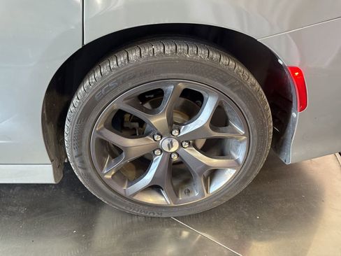 Used 2019 Dodge Charger GT RWD image 9