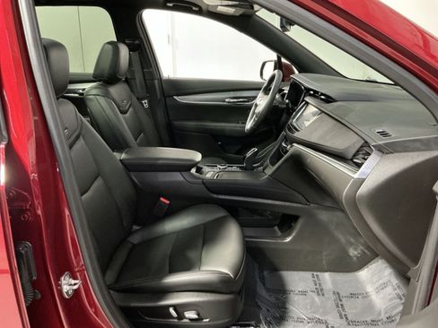 Used 2024 Cadillac XT6 Luxury w/ LPO, Floor Liner Package AWD/4WD image 28