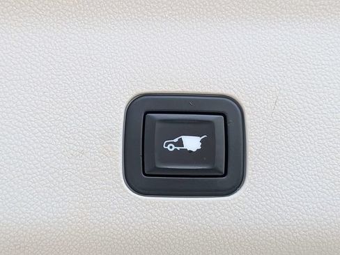 Used 2021 Cadillac Escalade Premium Luxury Platinum AWD/4WD image 13