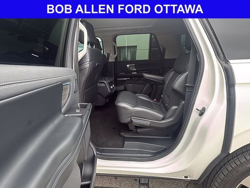 Used 2025 Ford Expedition Max Platinum w/ Driver's Package AWD/4WD image 10