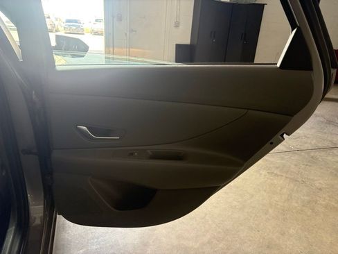Used 2023 Hyundai Elantra SEL w/ Convenience Package FWD image 15