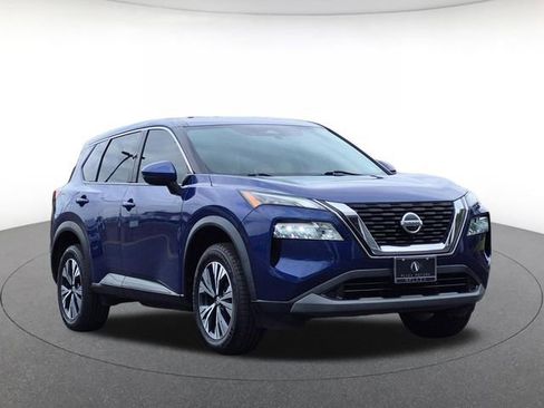 Used 2021 Nissan Rogue SV AWD/4WD image 3