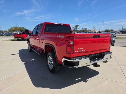 Used 2024 Chevrolet Silverado 2500 LT w/ Convenience Package image 18