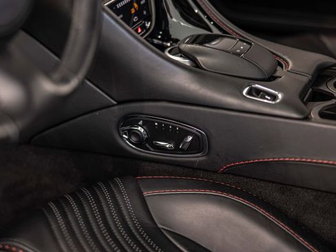 Used 2018 Aston Martin DB11 V12 RWD image 19