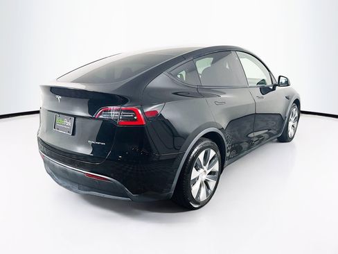Used 2020 Tesla Model Y Long Range image 9