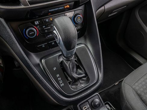 Used 2022 Ford Transit Connect XLT image 28