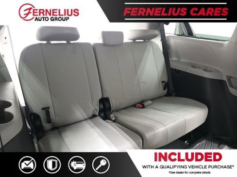 Used 2017 Toyota Sienna Limited Premium image 23