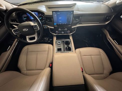 Used 2023 Ford Expedition XLT image 20
