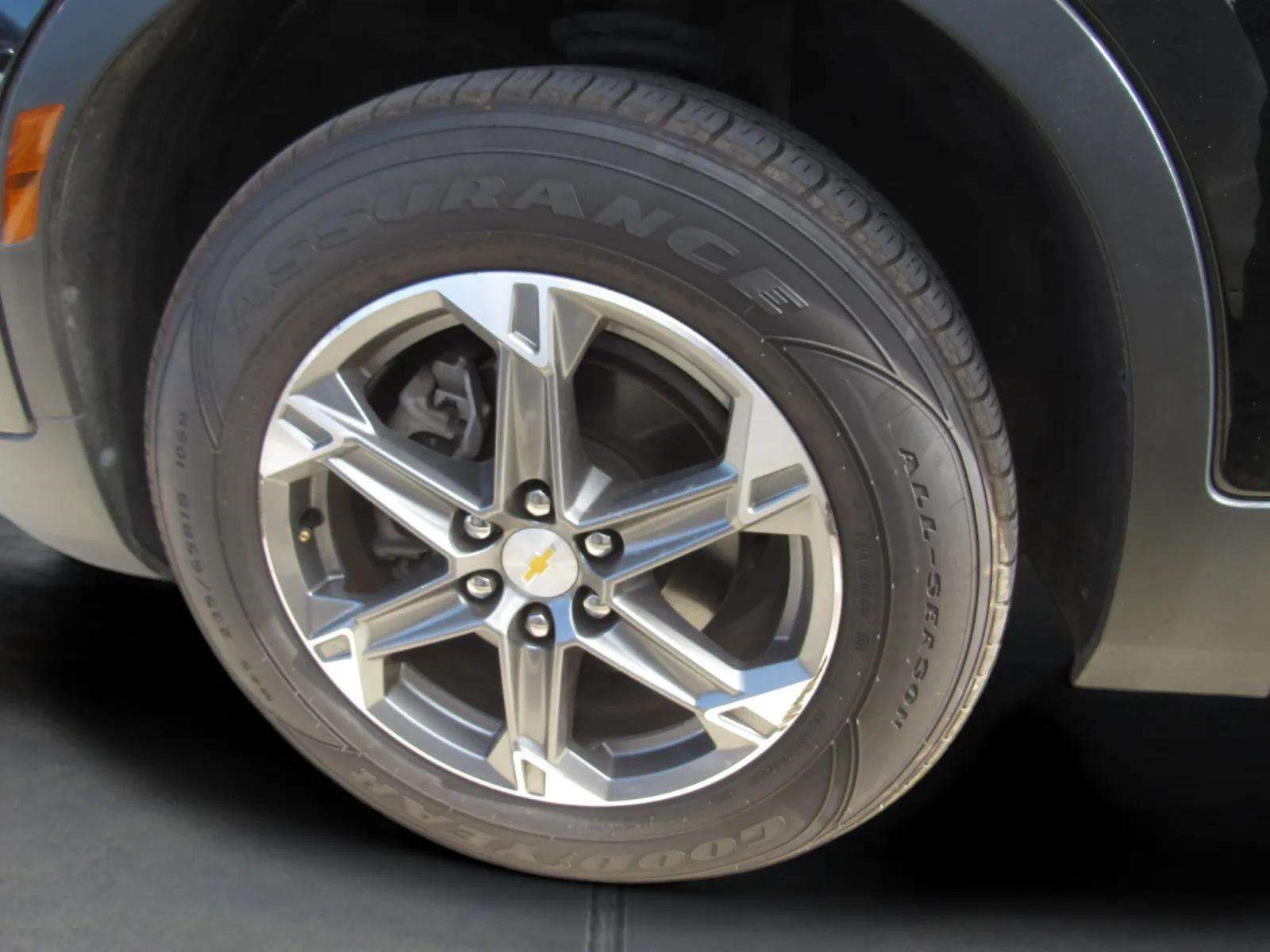 Used 2023 Chevrolet Blazer LT w/ Driver Confidence Package FWD image 5