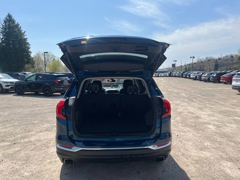 Used 2020 GMC Terrain SLT w/ Preferred Package FWD image 11