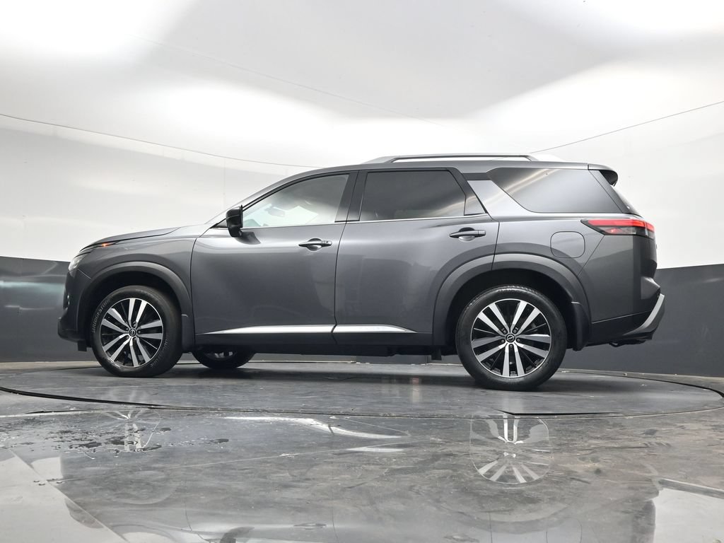 Used 2024 Nissan Pathfinder Platinum w/ Cargo Package FWD image 29