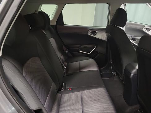 Used 2025 Kia Soul LX w/ LX Technology Package FWD image 26