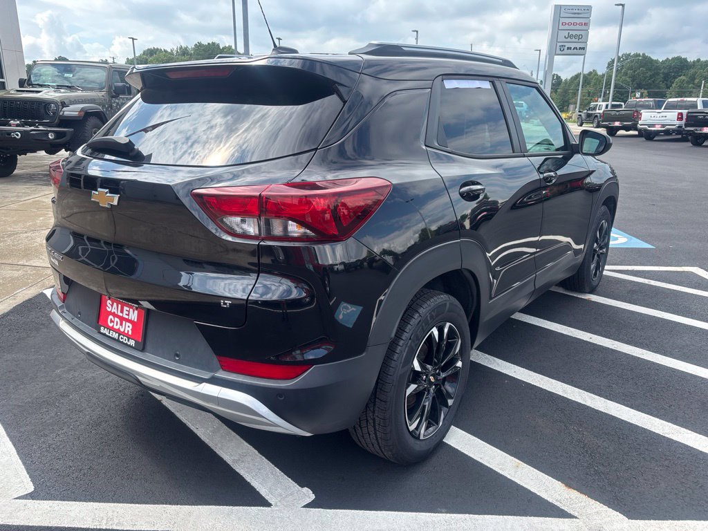 Used 2021 Chevrolet TrailBlazer LT w/ Convenience Package FWD image 11