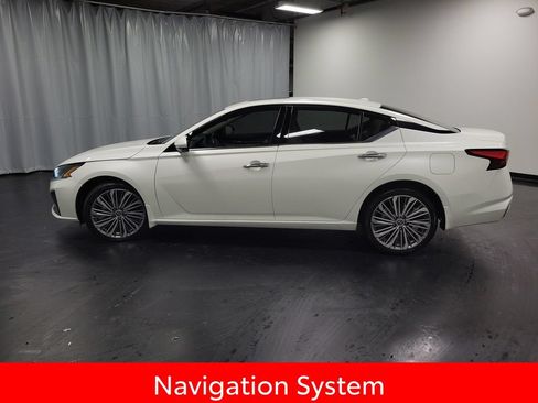 Used 2023 Nissan Altima 2.5 SL AWD/4WD image 5