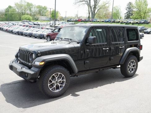 Used 2024 Jeep Wrangler Sport S image 8