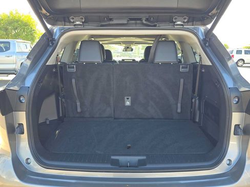Certified 2026 Toyota Highlander XLE AWD/4WD image 15