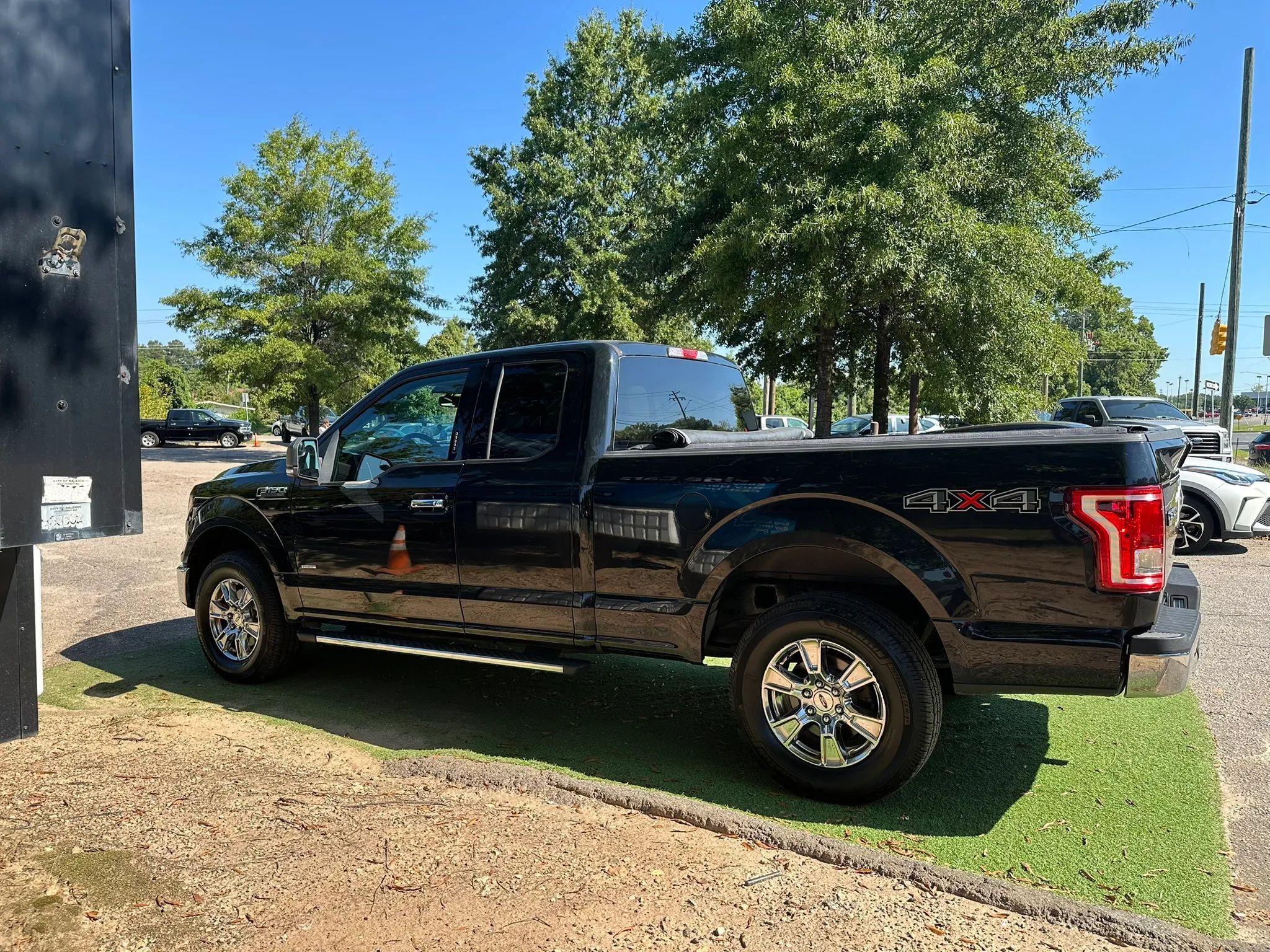 Used 2016 Ford F150 XLT w/ Equipment Group 301A Mid AWD/4WD image 3
