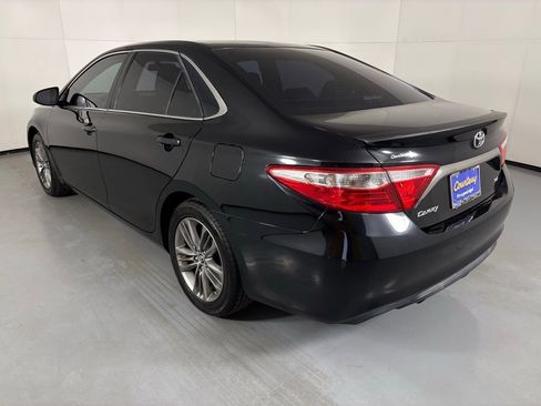 Used 2015 Toyota Camry SE FWD image 6
